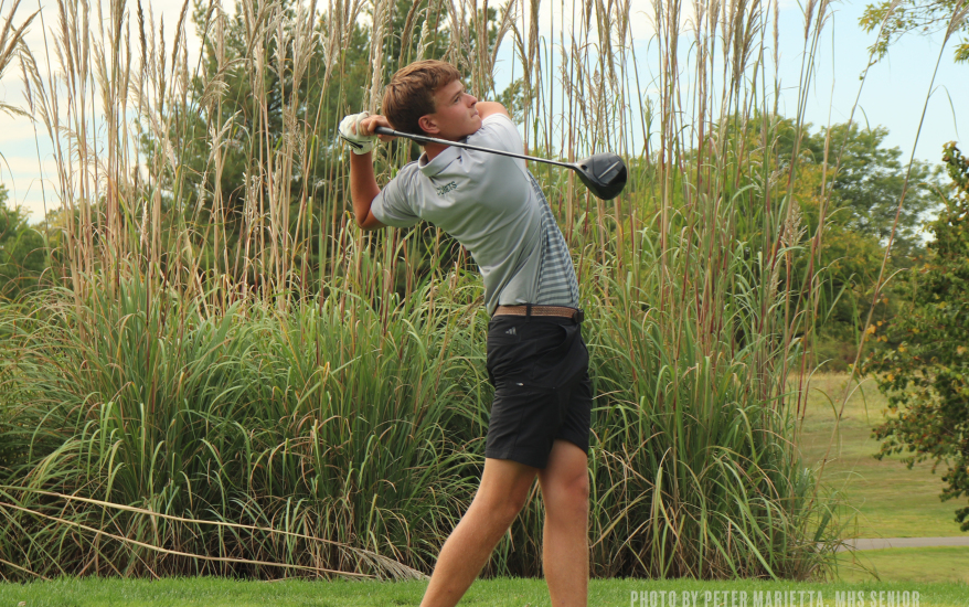 Golfer Golfing