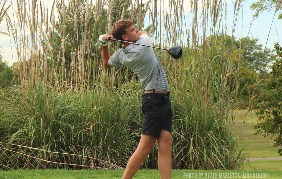 Golfer Golfing